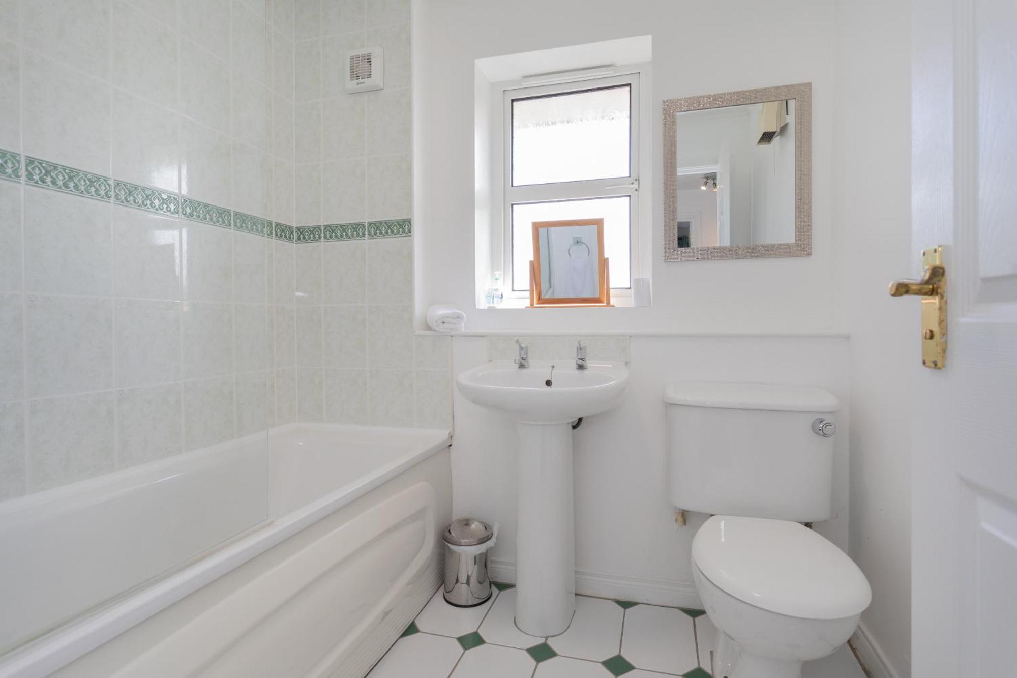 Ardenlee - Stylish 3 Bed Apt Close To City, Parking And Wifi Belfast Bagian luar foto