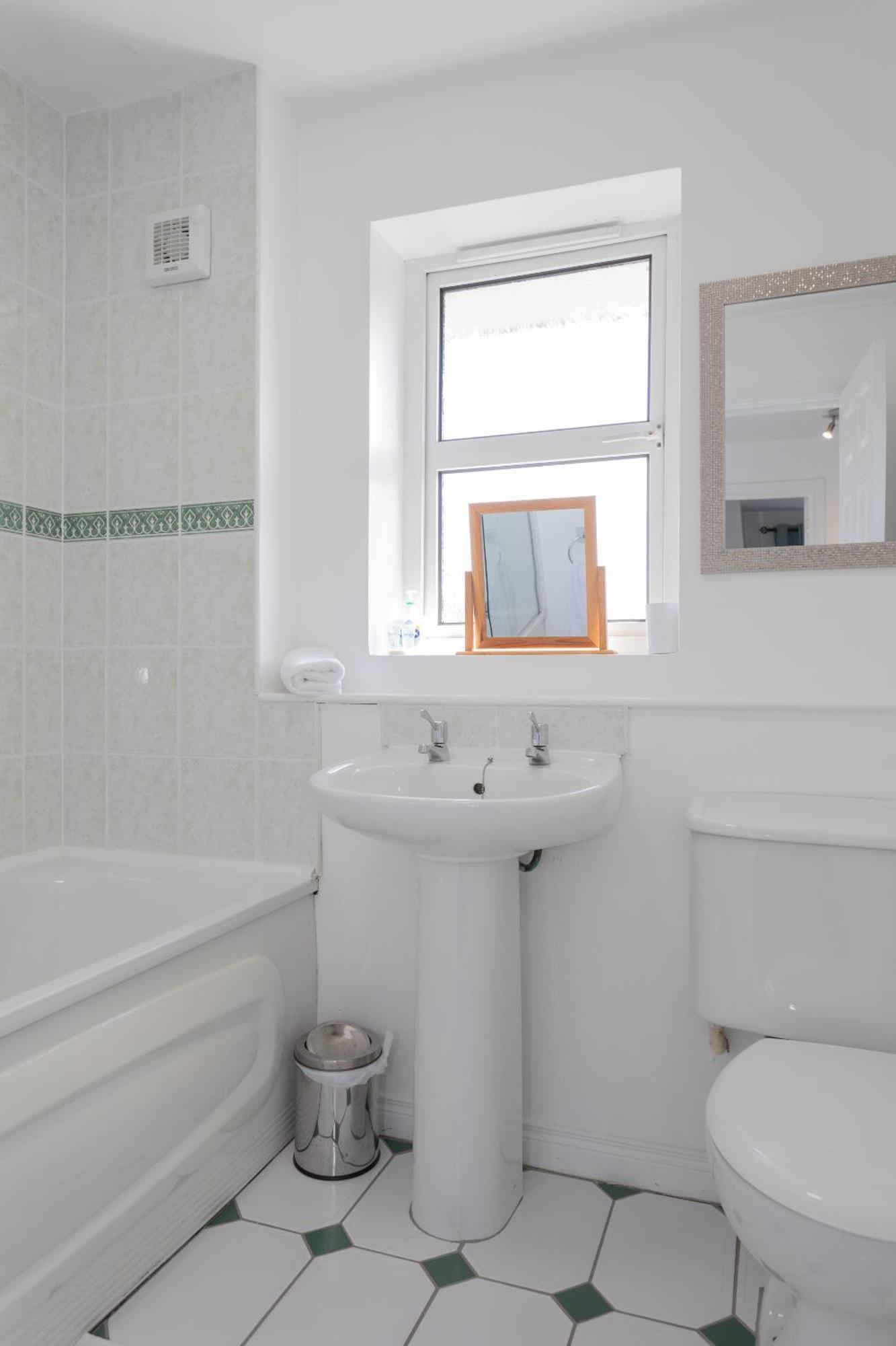 Ardenlee - Stylish 3 Bed Apt Close To City, Parking And Wifi Belfast Bagian luar foto